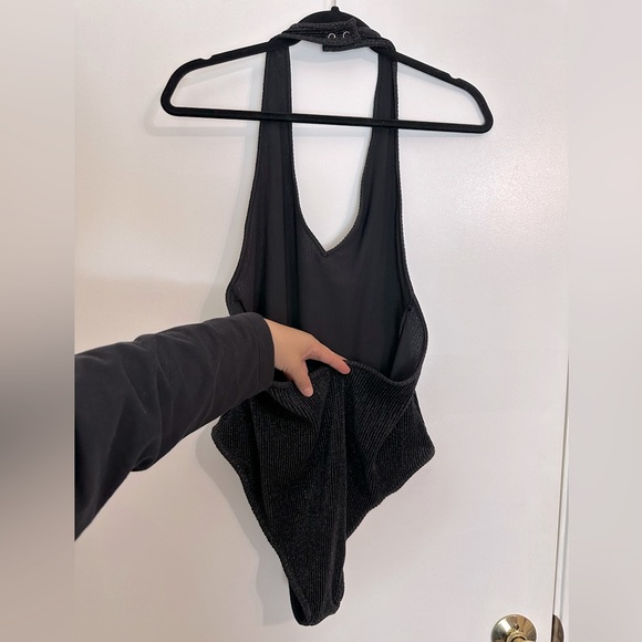 UO OUT FROM UNDER Brooke Shimmer Metallic Black V-Neck Body Suit Size XL EUC - Picture 4 of 10